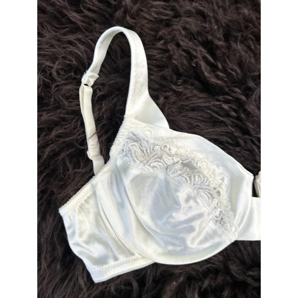 Vintage Victoria Secret White Satin Bra & Panty‎ Set Lace Trim Bridal Underwear
